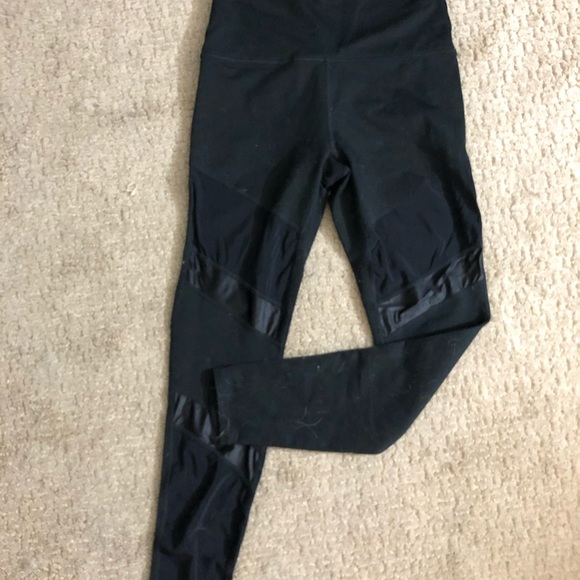 Fabletics mesh Kerry Rowland powerhold legging - Picture 2 of 3